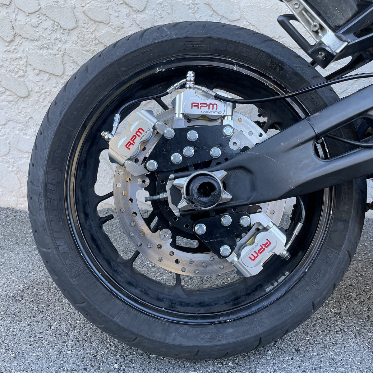 etrier de frein double pistons puissant pour moto ou scooter
